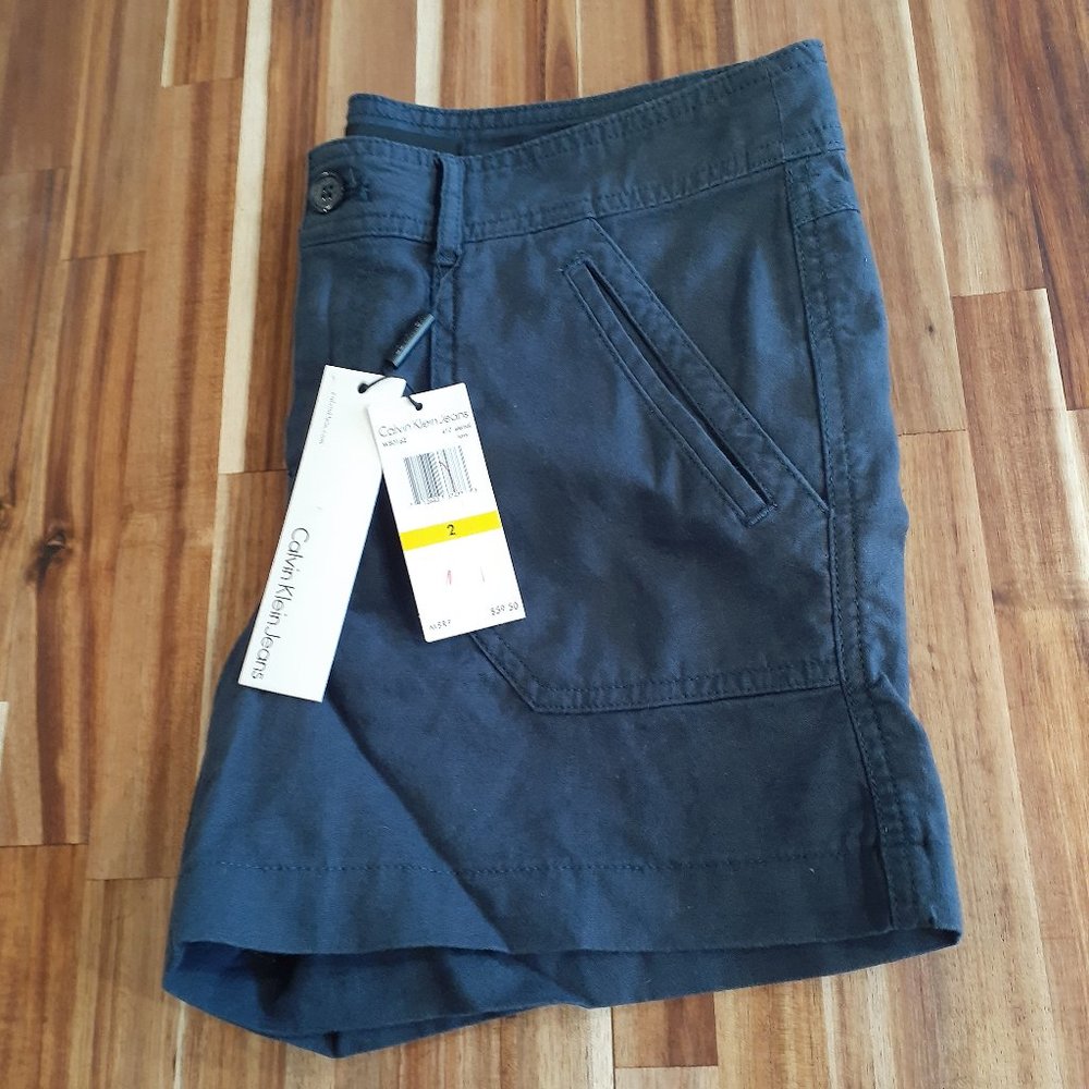Women's Shorts: Linen